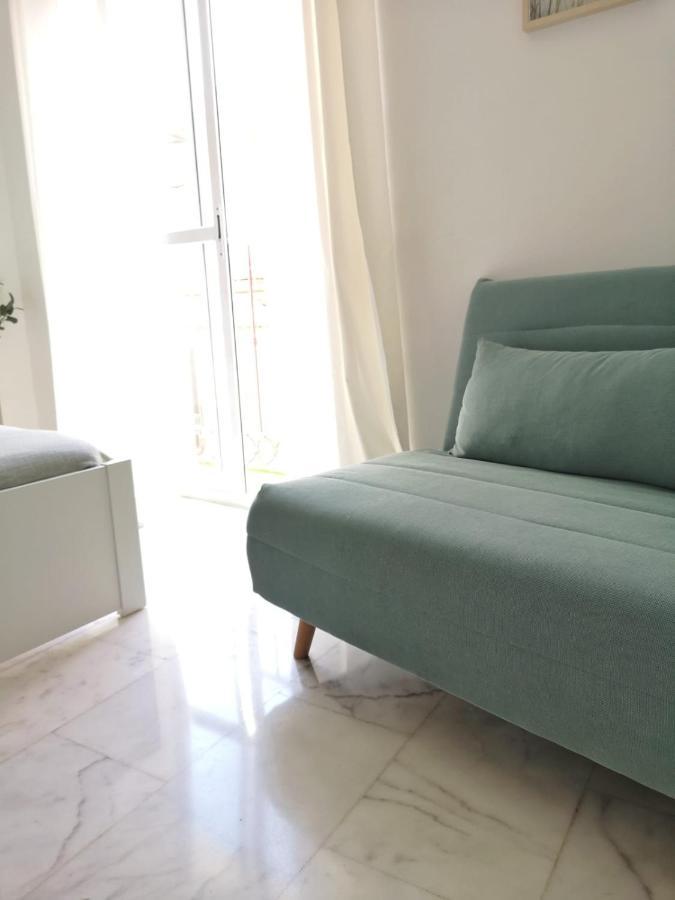 Appartamento Acogedor estudio en el centro histórico de Málaga Esterno foto